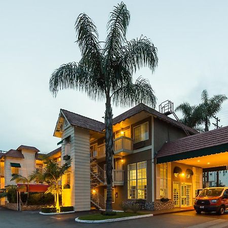 Ramada By Wyndham Costa Mesa/Newport Beach Exterior photo
