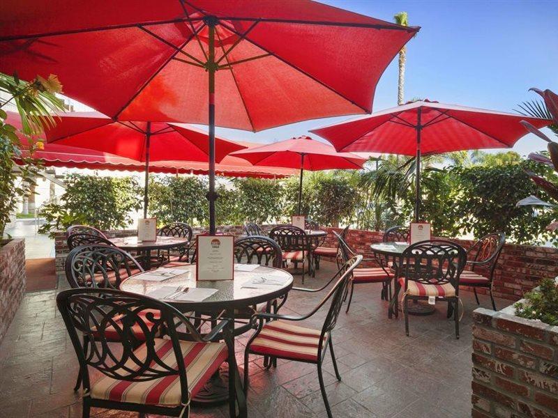 Ramada By Wyndham Costa Mesa/Newport Beach Exterior photo