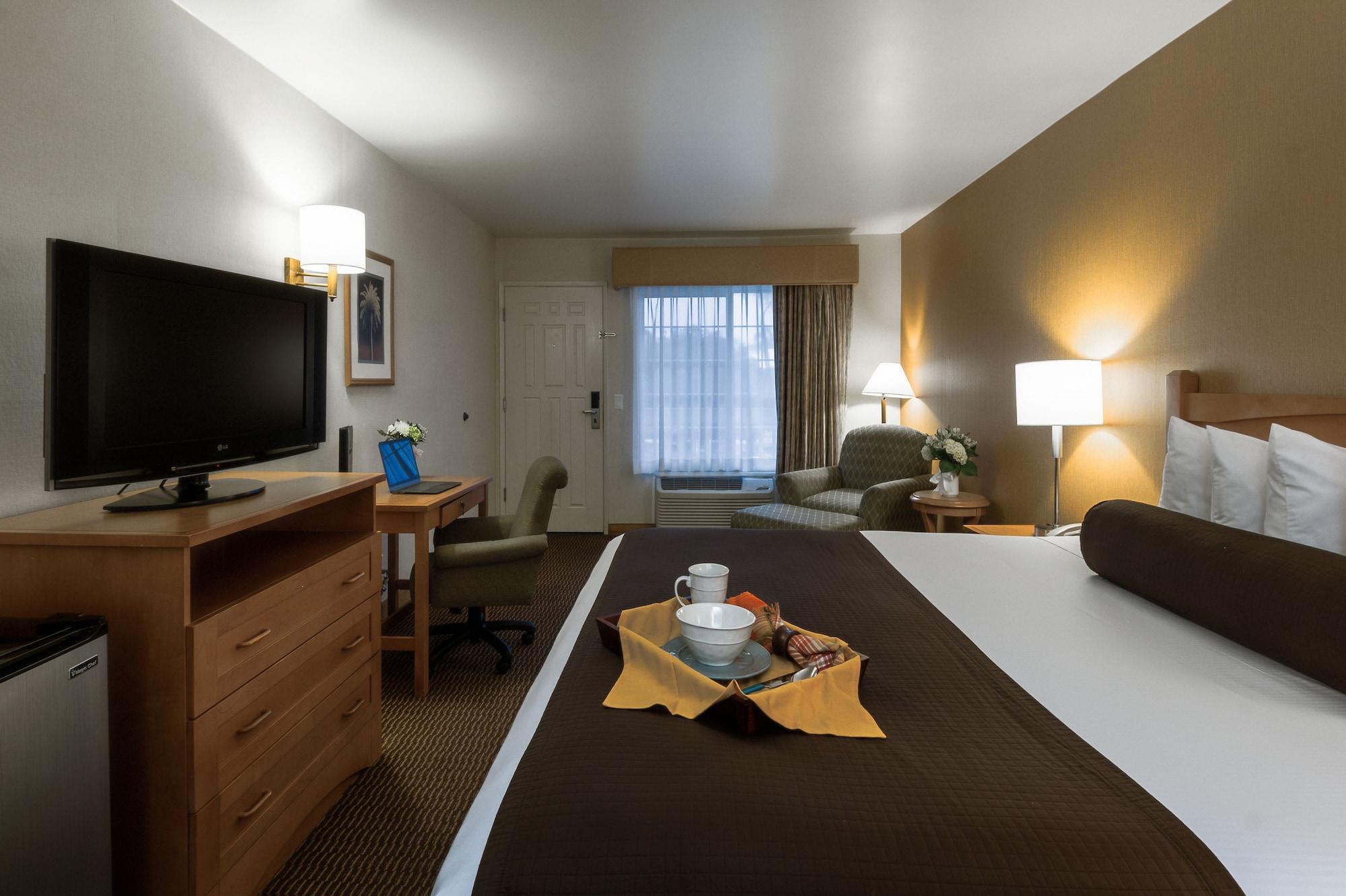 Ramada By Wyndham Costa Mesa/Newport Beach Exterior photo