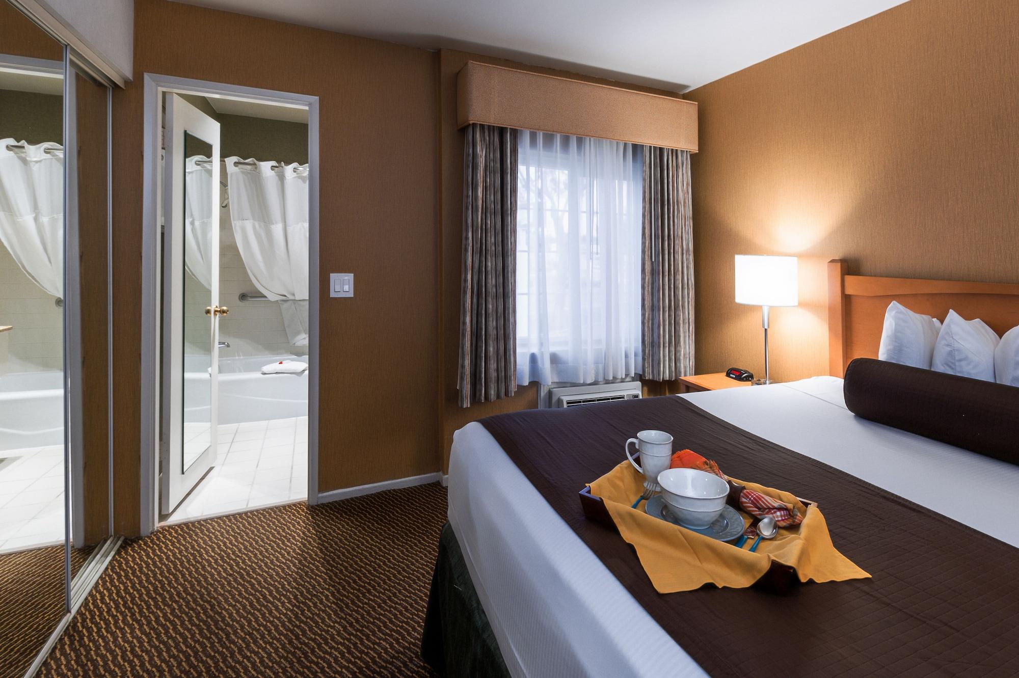 Ramada By Wyndham Costa Mesa/Newport Beach Exterior photo