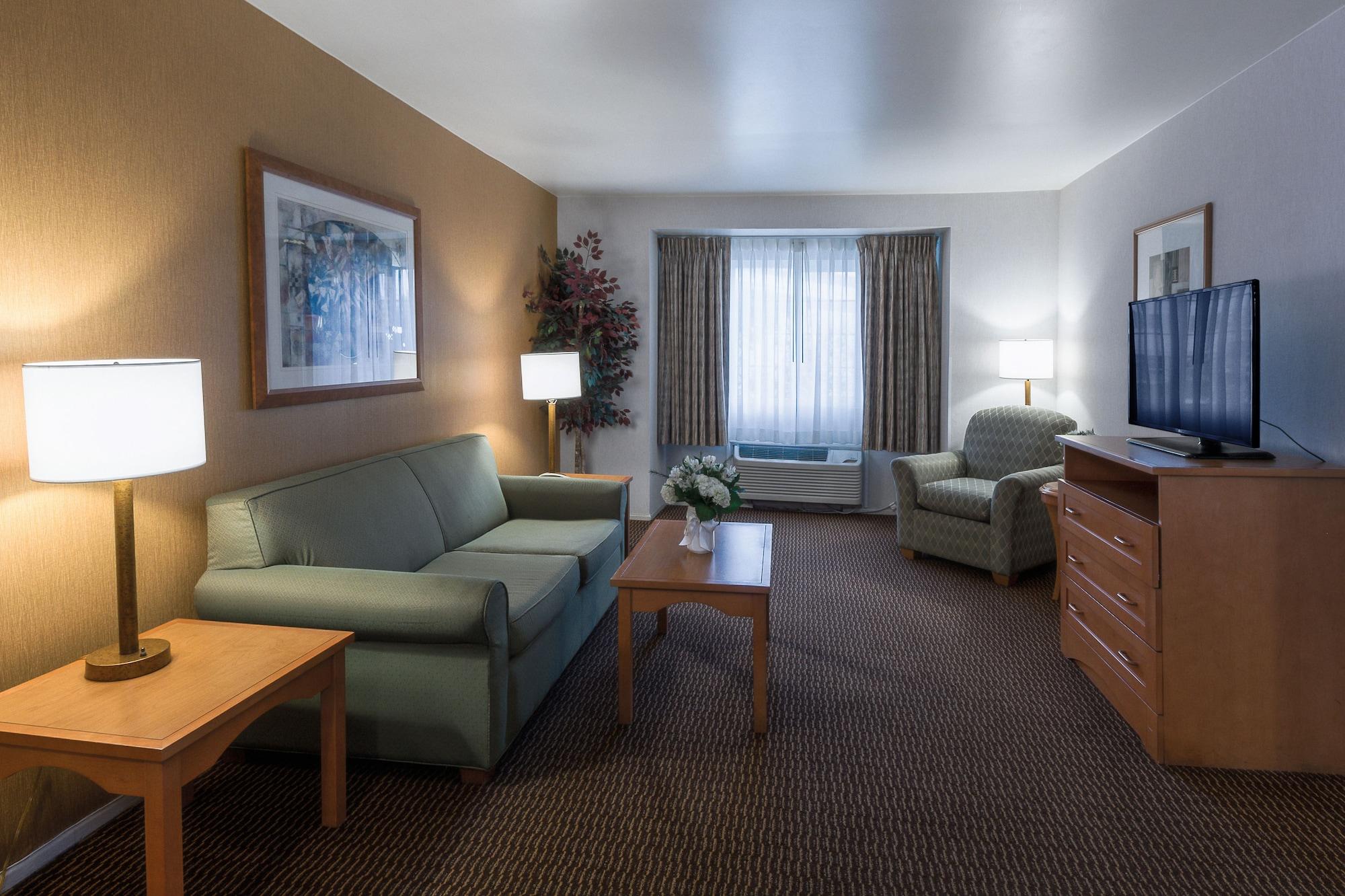 Ramada By Wyndham Costa Mesa/Newport Beach Exterior photo