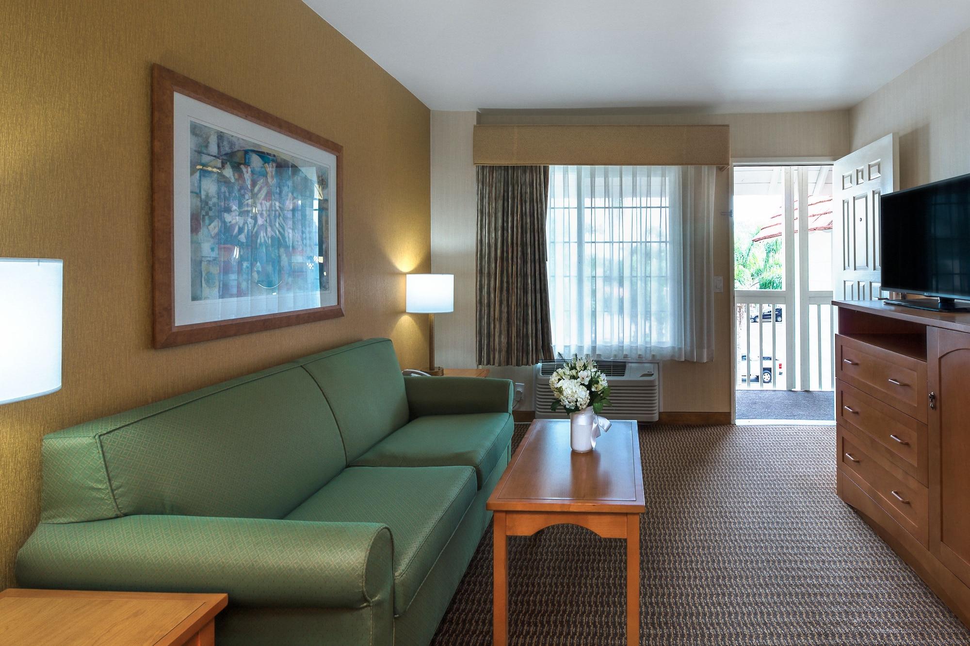 Ramada By Wyndham Costa Mesa/Newport Beach Exterior photo